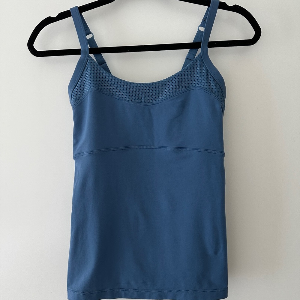 Lorna Jane Tank top with built in shelf bra